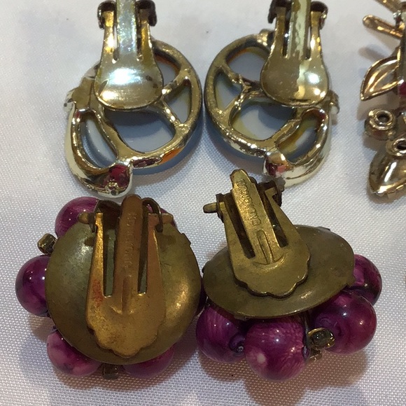 1950’s-60’s clip earrings, 4 pairs, with box - Picture 11 of 12